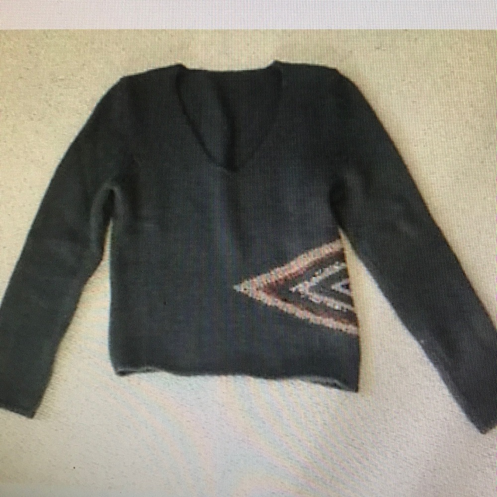 Sweater gray vee neck with tan brown blue detail